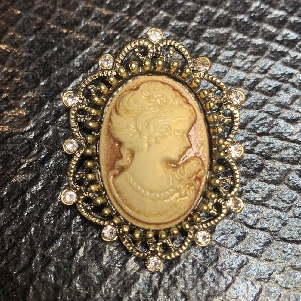 Sepia Cameo
